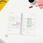 Finocam Espiral Basics Year Agenda - Anual 2027 - Semana Vista Horizontal - Formato E5 - 117x181mm - Espiral - Tapa de Polipropileno - Esquinas Microperforadas - Papel de 80g/m2 - Color Rojo - immagine 4