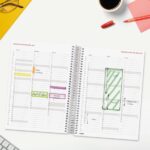 Finocam Espiral Basics Year Agenda - Anual 2027 - 1 Dia por Pagina - Formato E10 - 155x212mm - Espiral - Tapa de Polipropileno - Esquinas Microperforadas - Papel de 70g/m2 - Color Rojo - immagine 4