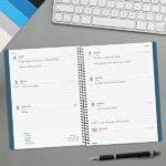 Finocam Espiral Basics My Agenda - Anual 2027 - Semana Vista Horizontal - Formato E10 - 155x212mm - Espiral - Tapa Dura de Carton Forrado - Esquinas Microperforadas - Papel de 80g/m2 - Color Azul - immagine 3
