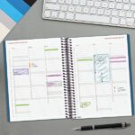 Finocam Espiral Basics My Agenda - Anual 2027 - 1 Dia por Pagina - Formato E10 - 155x212mm - Espiral - Tapa Dura de Carton Forrado - Esquinas Microperforadas - Papel de 70g/m2 - Color Azul - immagine 4