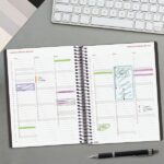 Finocam Espiral Basics My Agenda - Anual 2027 - 1 Dia por Pagina - Formato E10 - 155x212mm - Espiral - Tapa Dura de Carton Forrado - Esquinas Microperforadas - Papel de 70g/m2 - Color Negro - immagine 4