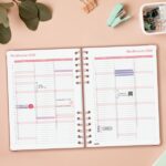 Finocam Espiral Trendy Alma Agenda - Anual 2027 - 1 Dia por Pagina - Formato E10 - 155x212mm - Espiral - Tapa Dura de Carton Forrado - Esquinas Microperforadas - Papel de 70g/m2 - Color Rosa - immagine 3